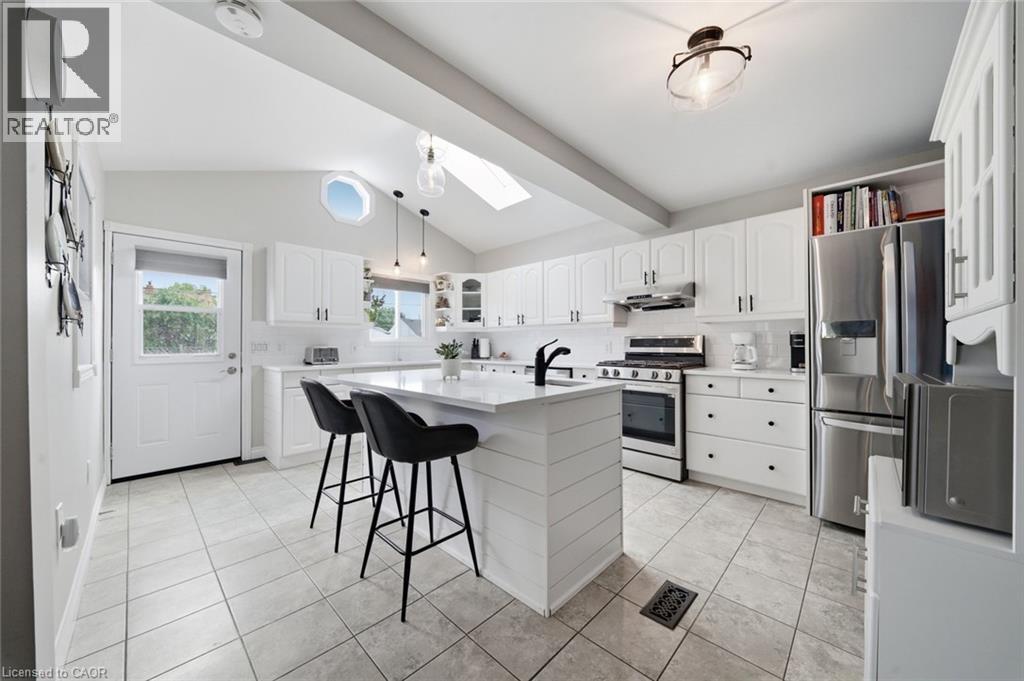 38 Tenth Avenue, Brantford, Ontario  N3S 1E9 - Photo 5 - 40854491