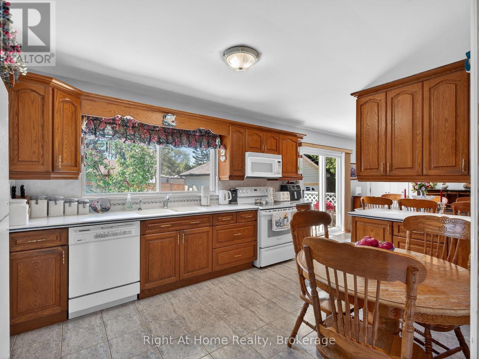 47 Churchill Avenue, Oshawa, Ontario  L1G 3K5 - Photo 21 - E13658478