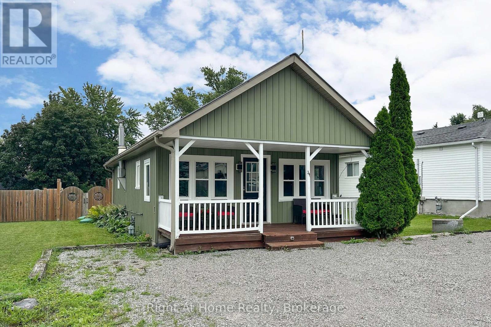 39 Lakeview Avenue, Scugog, Ontario  L0B 1E0 - Photo 2 - E13658648