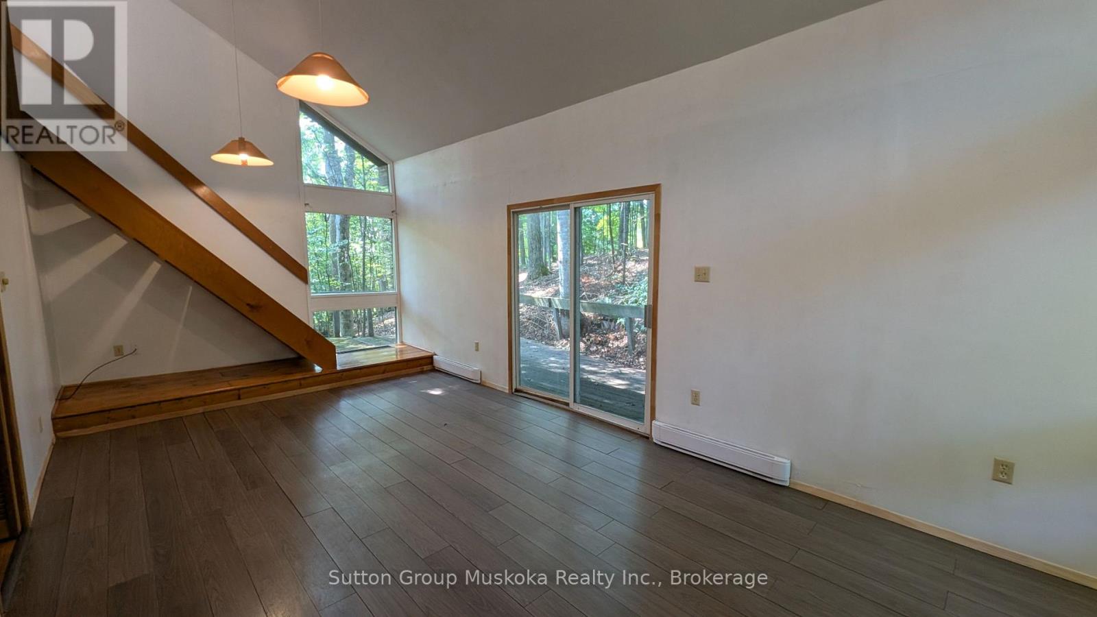 213 Woodland Drive, Huntsville, Ontario  P1H 1A7 - Photo 3 - X13658412