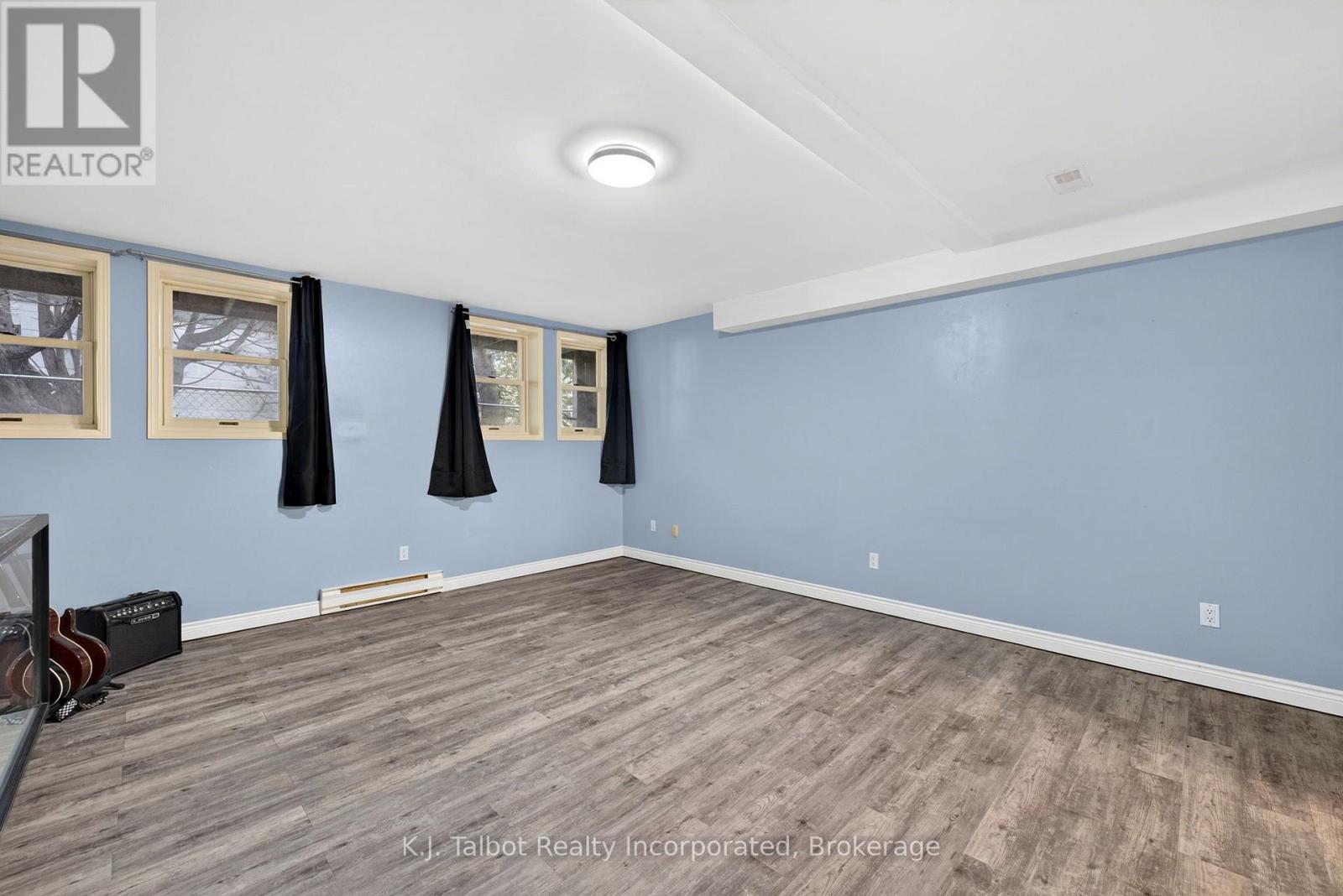 4 John Avenue, Bluewater (Bayfield), Ontario  N0M 1G0 - Photo 32 - X13658426