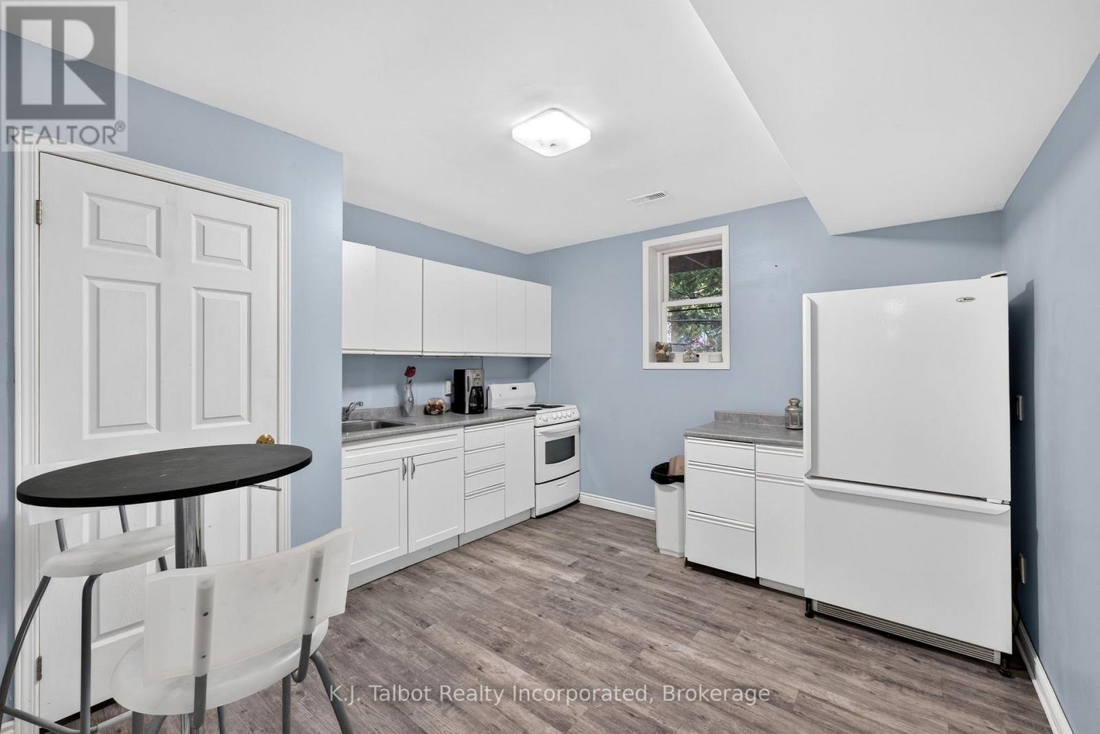4 John Avenue, Bluewater (Bayfield), Ontario  N0M 1G0 - Photo 33 - X13658426
