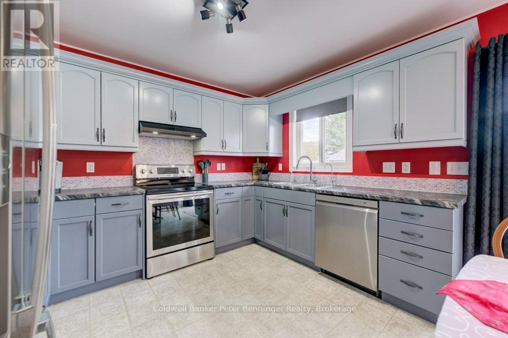 636 22nd Avenue, Hanover, Ontario  N4N 3W7 - Photo 11 - X13658456