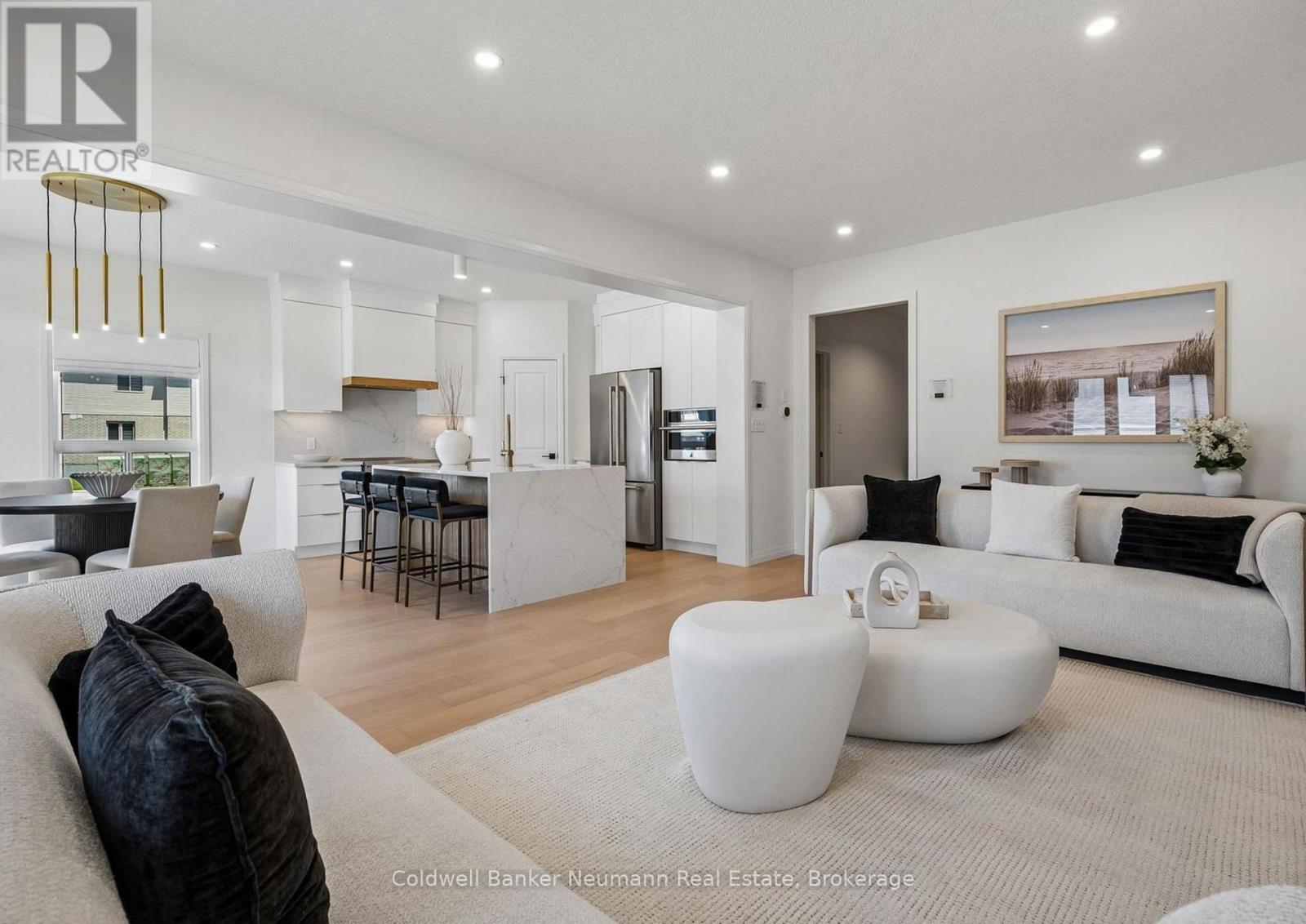 636 Anton Crescent, Kitchener, Ontario  N2R 0T8 - Photo 4 - X13658544
