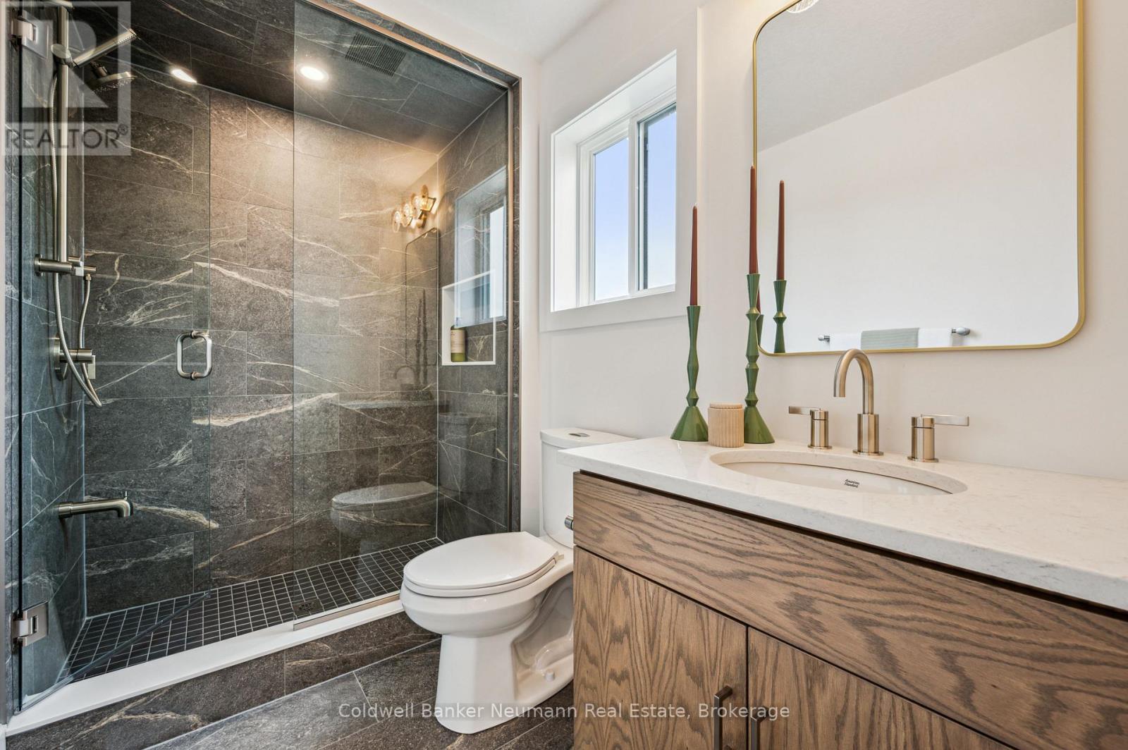 645 Anton Crescent, Kitchener, Ontario N2R 0T8 - Photo 19 - X13658552