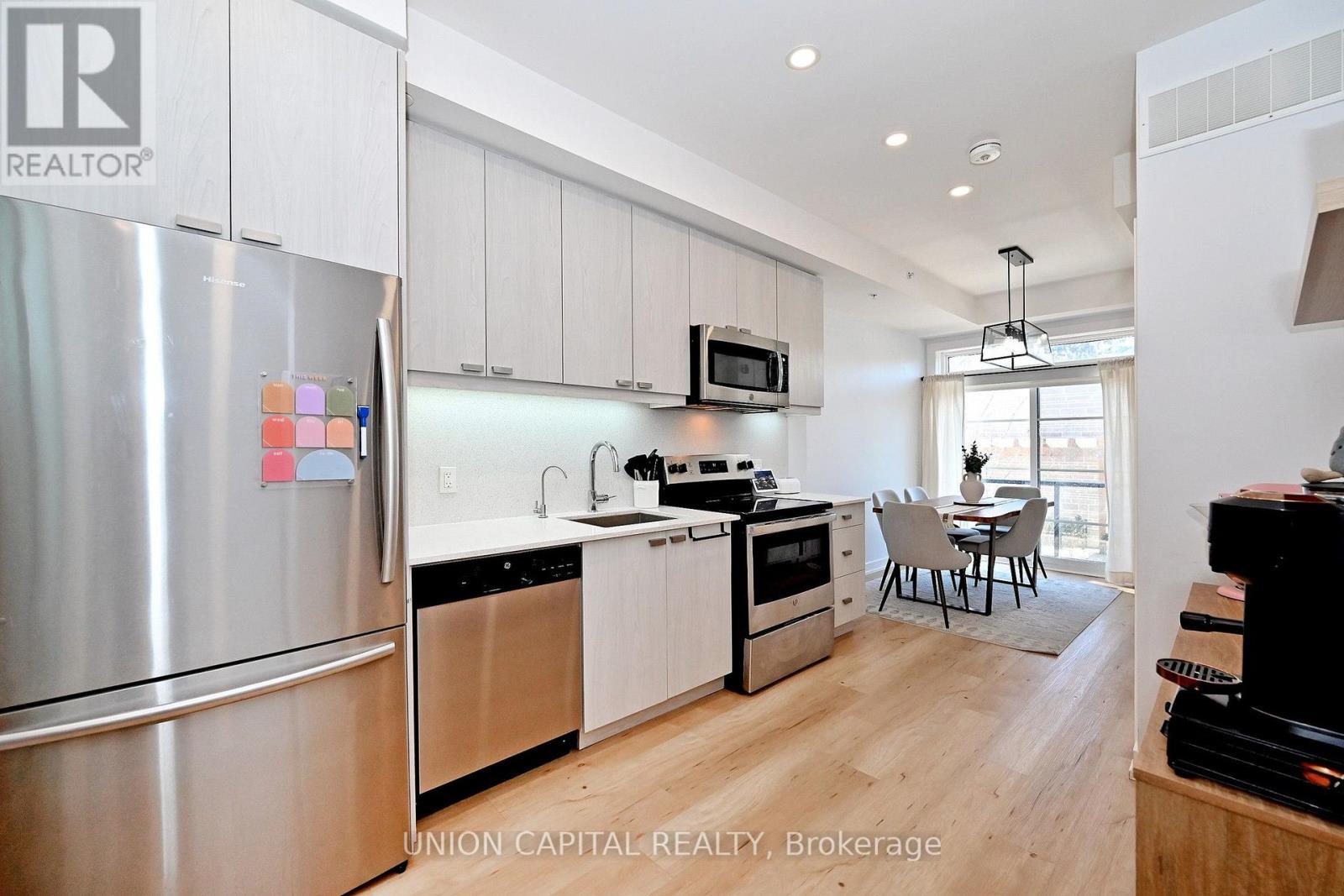 39 - 57 FINCH AVENUE W, toronto (willowdale west), Ontario