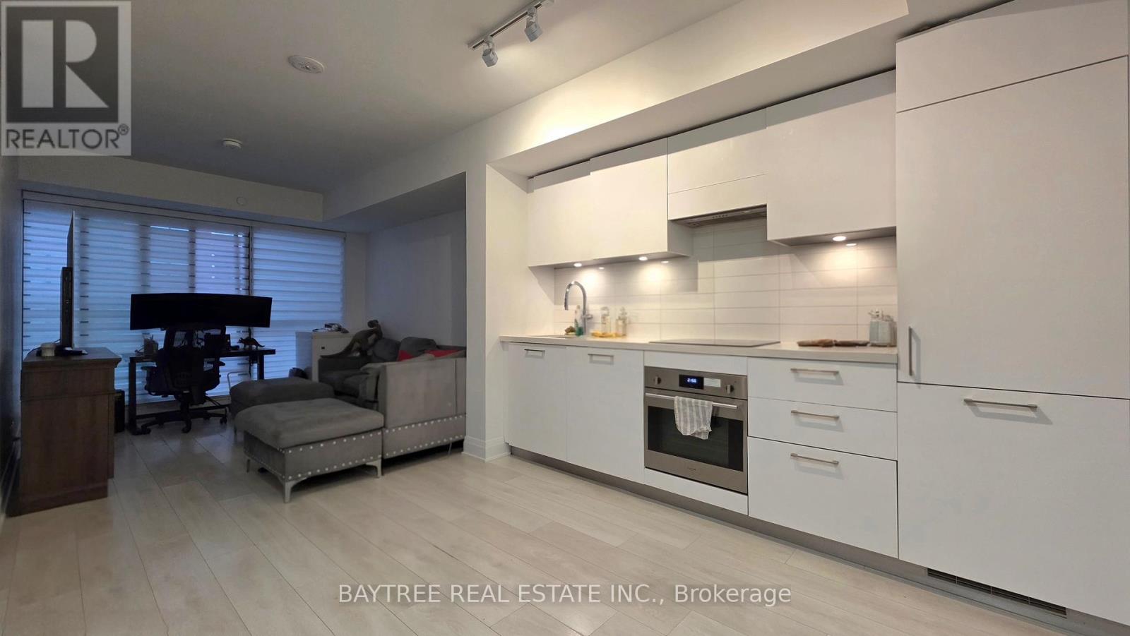402 - 33 Frederick Todd Way, Toronto (Thorncliffe Park), Ontario  M4G 0C9 - Photo 2 - C13658564