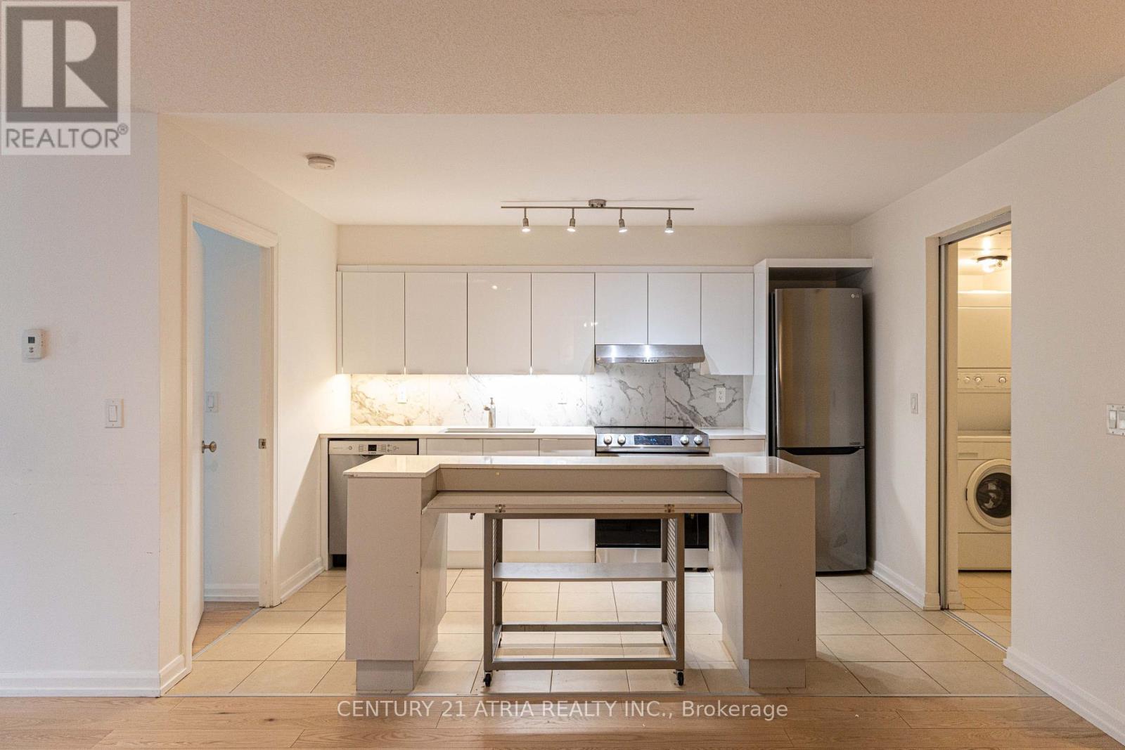 606 - 111 Elizabeth Street, Toronto, Ontario  M5G 1P7 - Photo 3 - C13658566