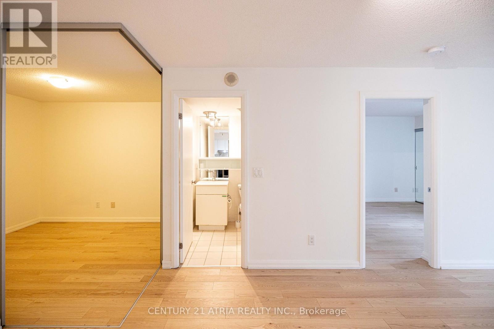 606 - 111 Elizabeth Street, Toronto, Ontario  M5G 1P7 - Photo 9 - C13658566