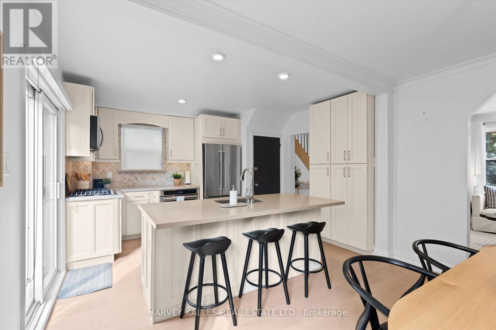 84 Lynnhaven Road, Toronto, Ontario  M6A 2K9 - Photo 13 - C13658576