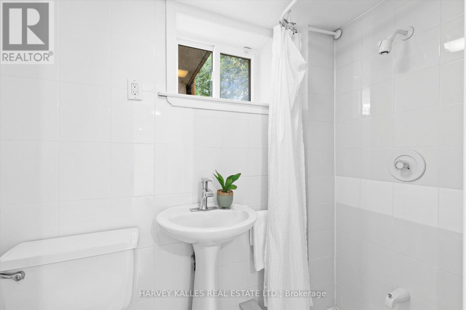 84 Lynnhaven Road, Toronto, Ontario  M6A 2K9 - Photo 29 - C13658576