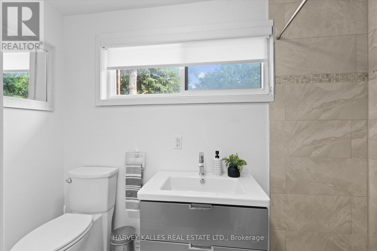 84 Lynnhaven Road, Toronto, Ontario  M6A 2K9 - Photo 31 - C13658576