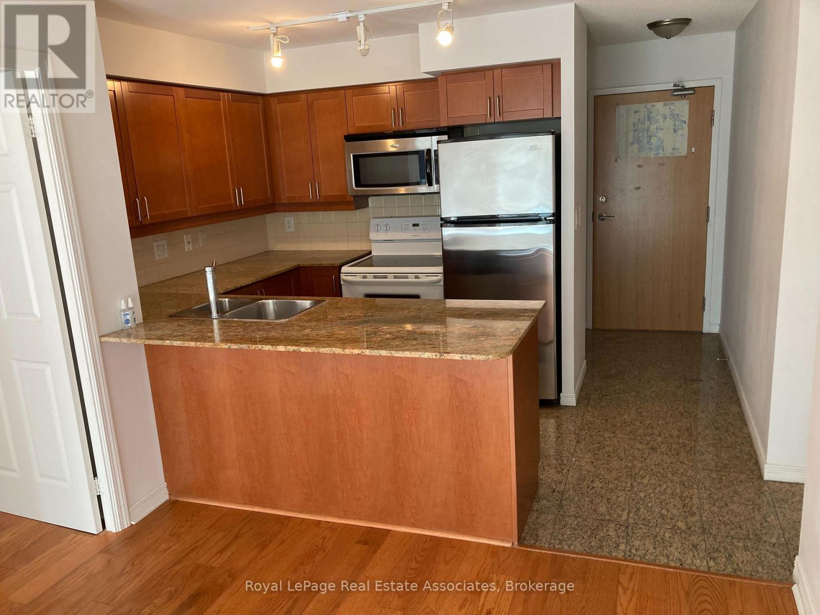 911 - 736 Spadina Avenue, Toronto (University), Ontario  M5S 2J6 - Photo 4 - C13658614