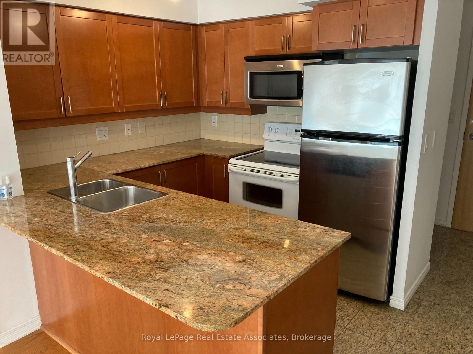 911 - 736 Spadina Avenue, Toronto (University), Ontario  M5S 2J6 - Photo 5 - C13658614