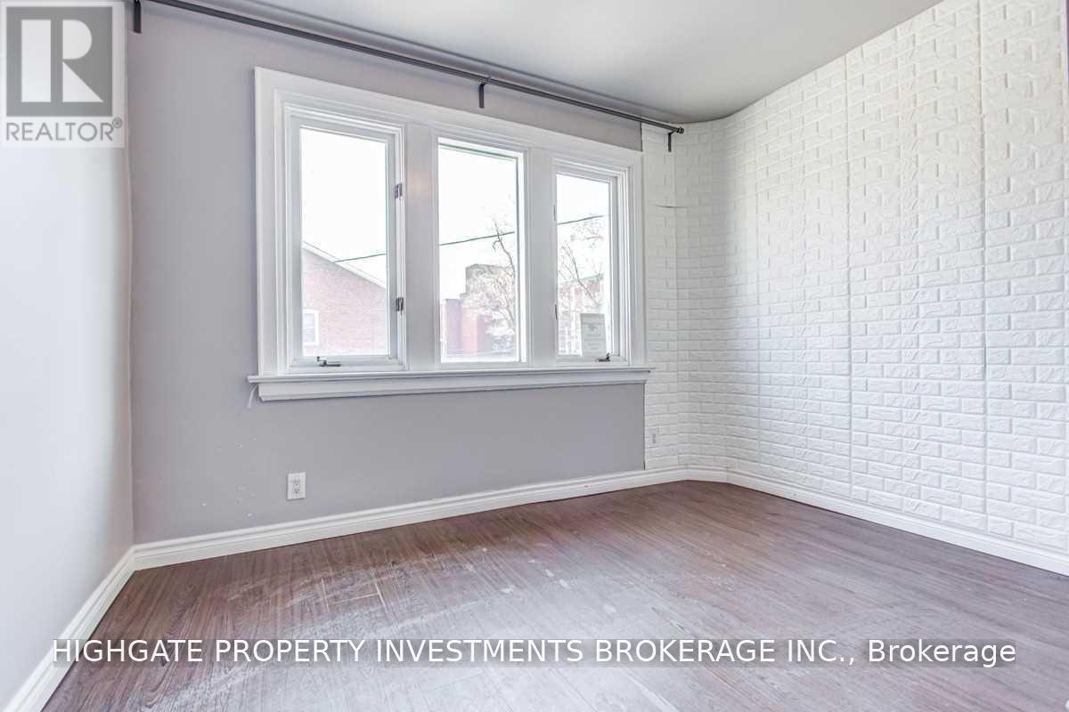 C - 3189 Yonge Street, Toronto, Ontario  M4N 2K9 - Photo 3 - C13658644
