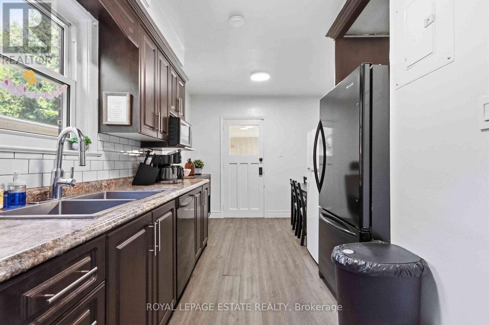 182 Coleman Avenue, Toronto, Ontario  M4C 1R4 - Photo 15 - E13658668