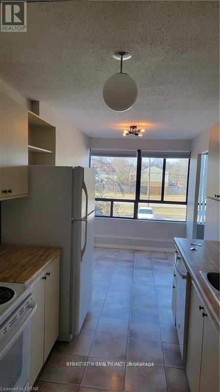 202 - 1600 Adelaide Street, London North, Ontario  N5X 3H6 - Photo 2 - X13658646