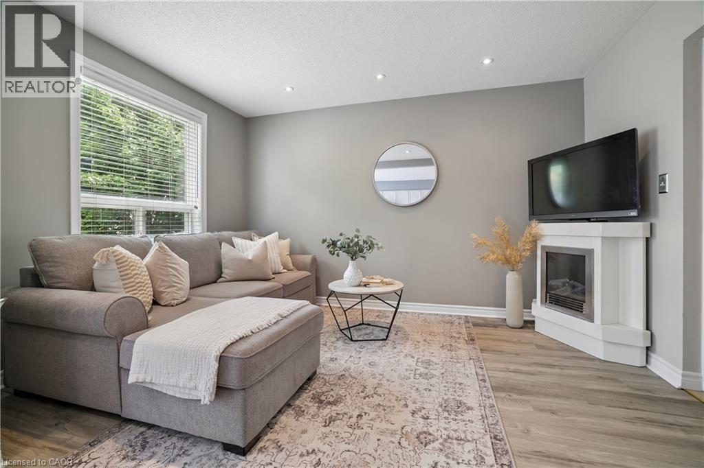 39 Pinewoods Drive Unit# 35, Stoney Creek, Ontario  L8J 3Z4 - Photo 10 - 40838563