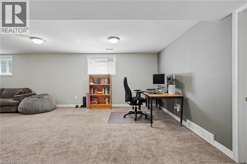 12 Silverwood Avenue, Welland, Ontario  L3C 0B7 - Photo 27 - 40852379