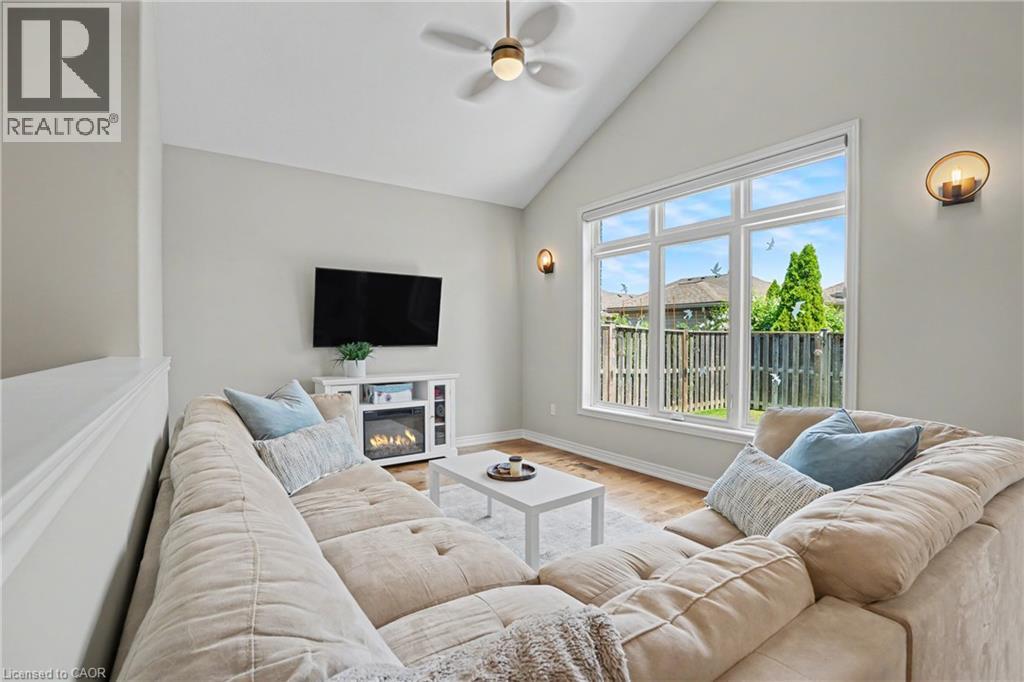12 Silverwood Avenue, Welland, Ontario  L3C 0B7 - Photo 21 - 40852379