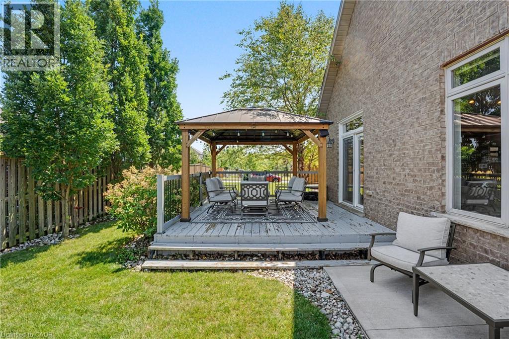 12 Silverwood Avenue, Welland, Ontario  L3C 0B7 - Photo 35 - 40852379