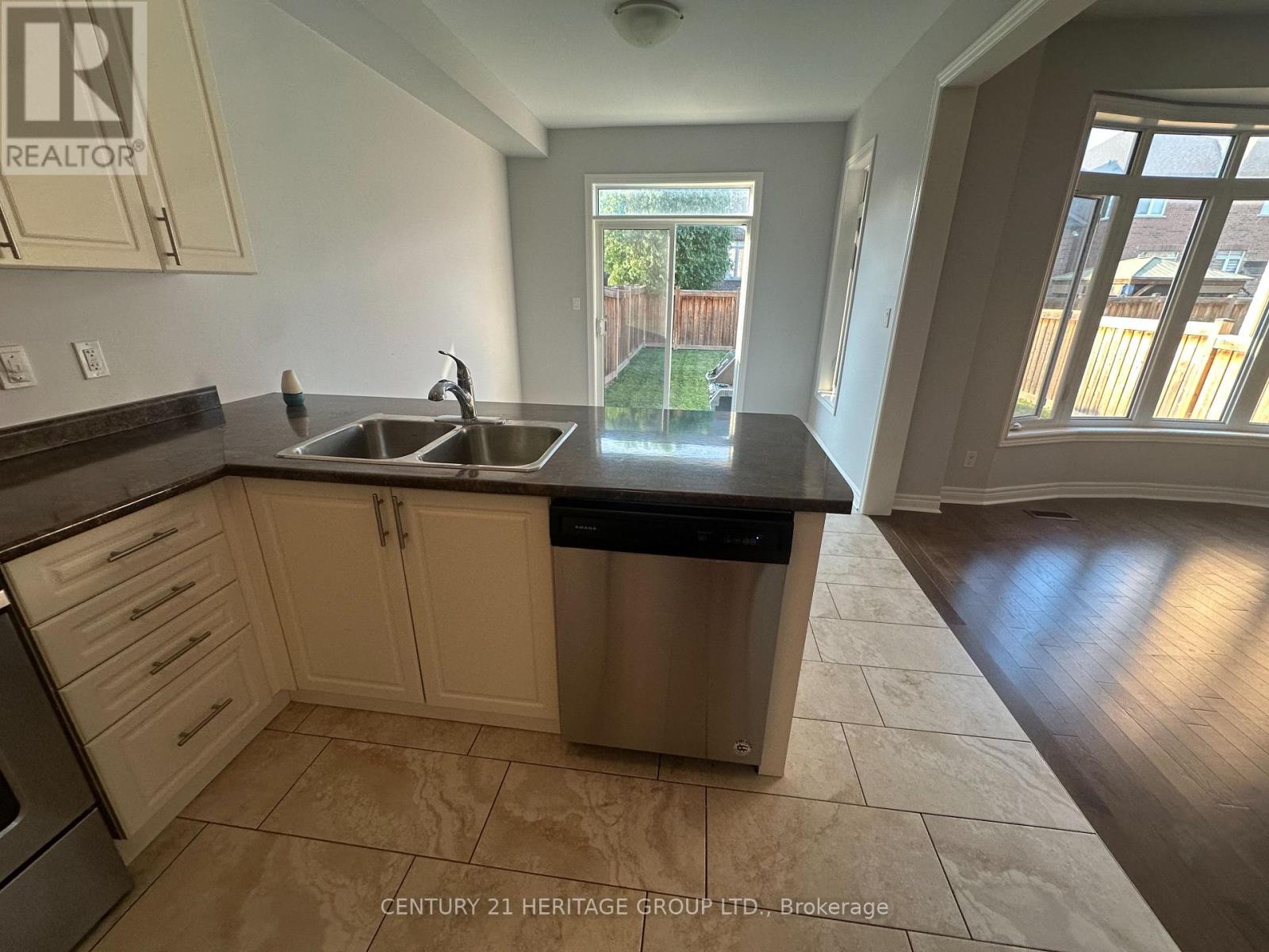 99 Cayton Crescent, Bradford West Gwillimbury, Ontario  L3Z 0V9 - Photo 10 - N13658460