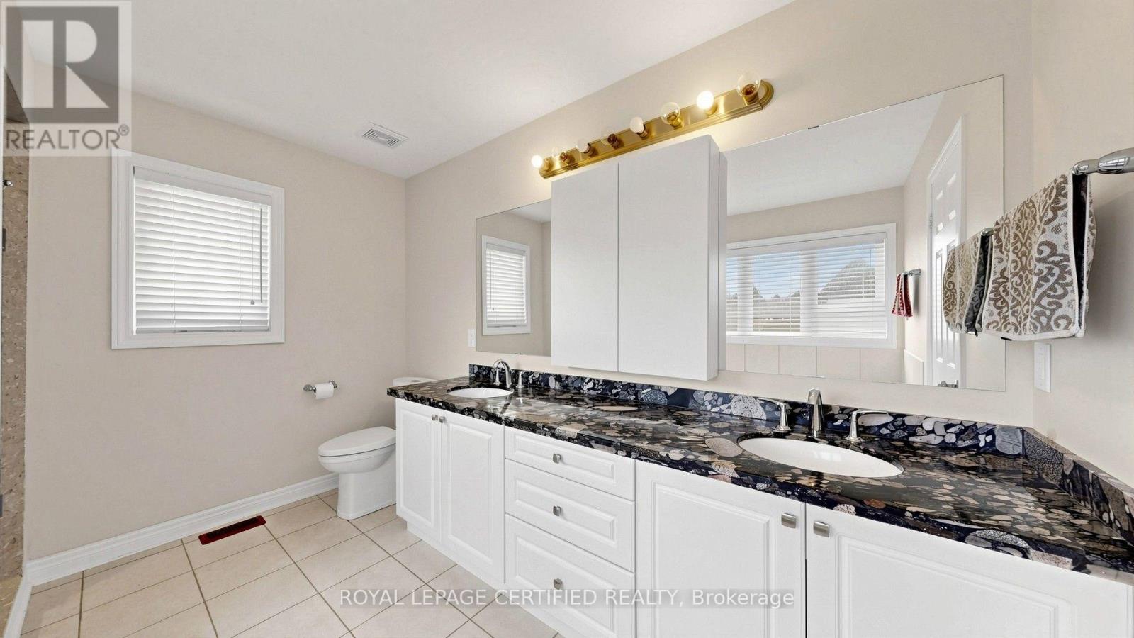 153 Romanelli Crescent, Bradford West Gwillimbury, Ontario  L3Z 0X6 - Photo 27 - N13658530