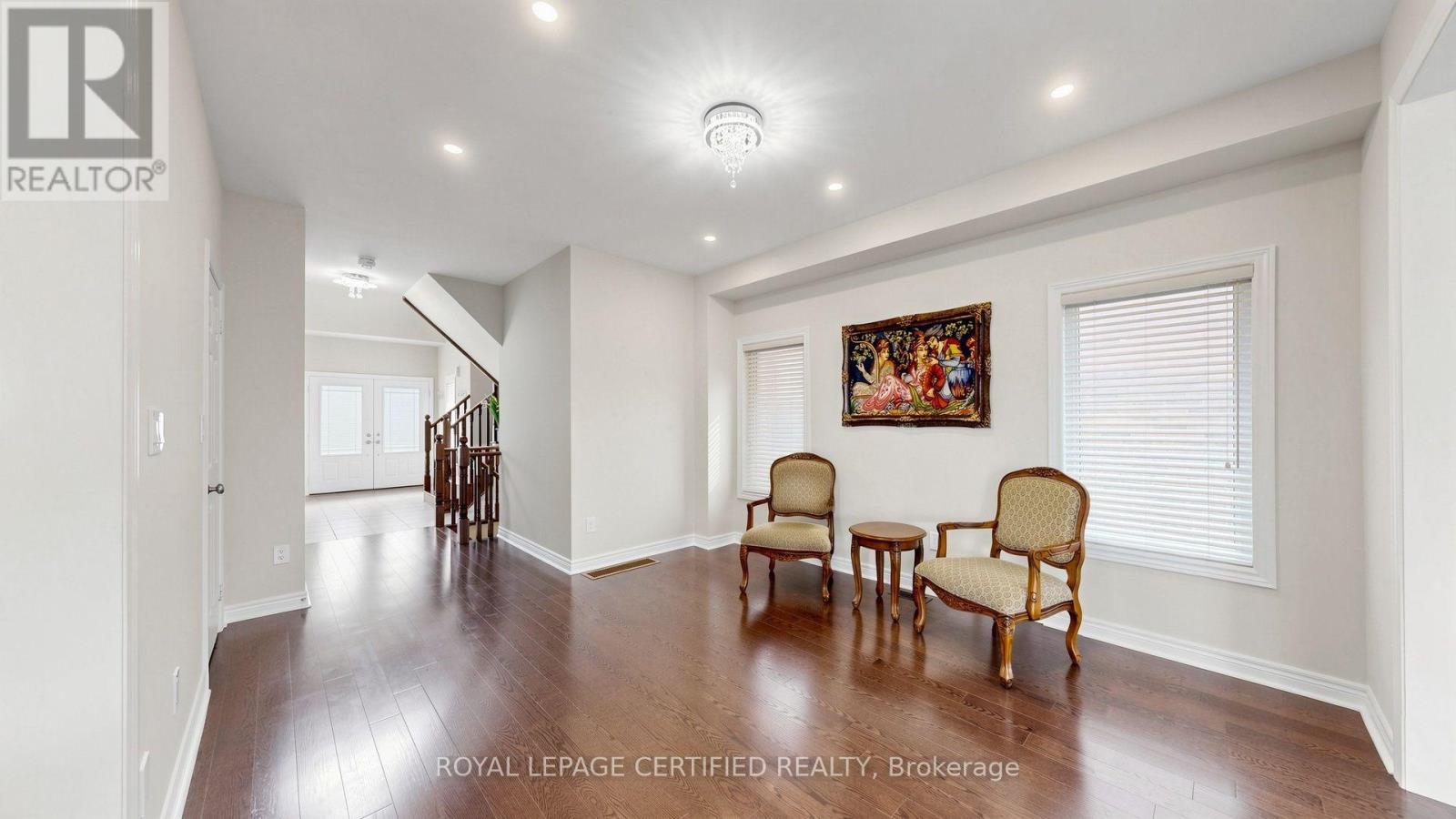 153 Romanelli Crescent, Bradford West Gwillimbury, Ontario  L3Z 0X6 - Photo 6 - N13658530