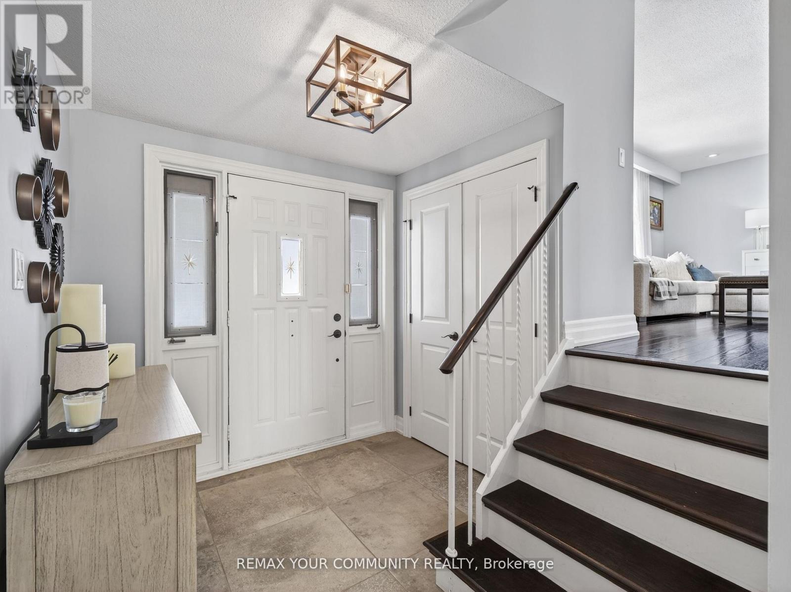 107 Orchard Heights, Aurora, Ontario  L4G 2Z8 - Photo 2 - N13658532