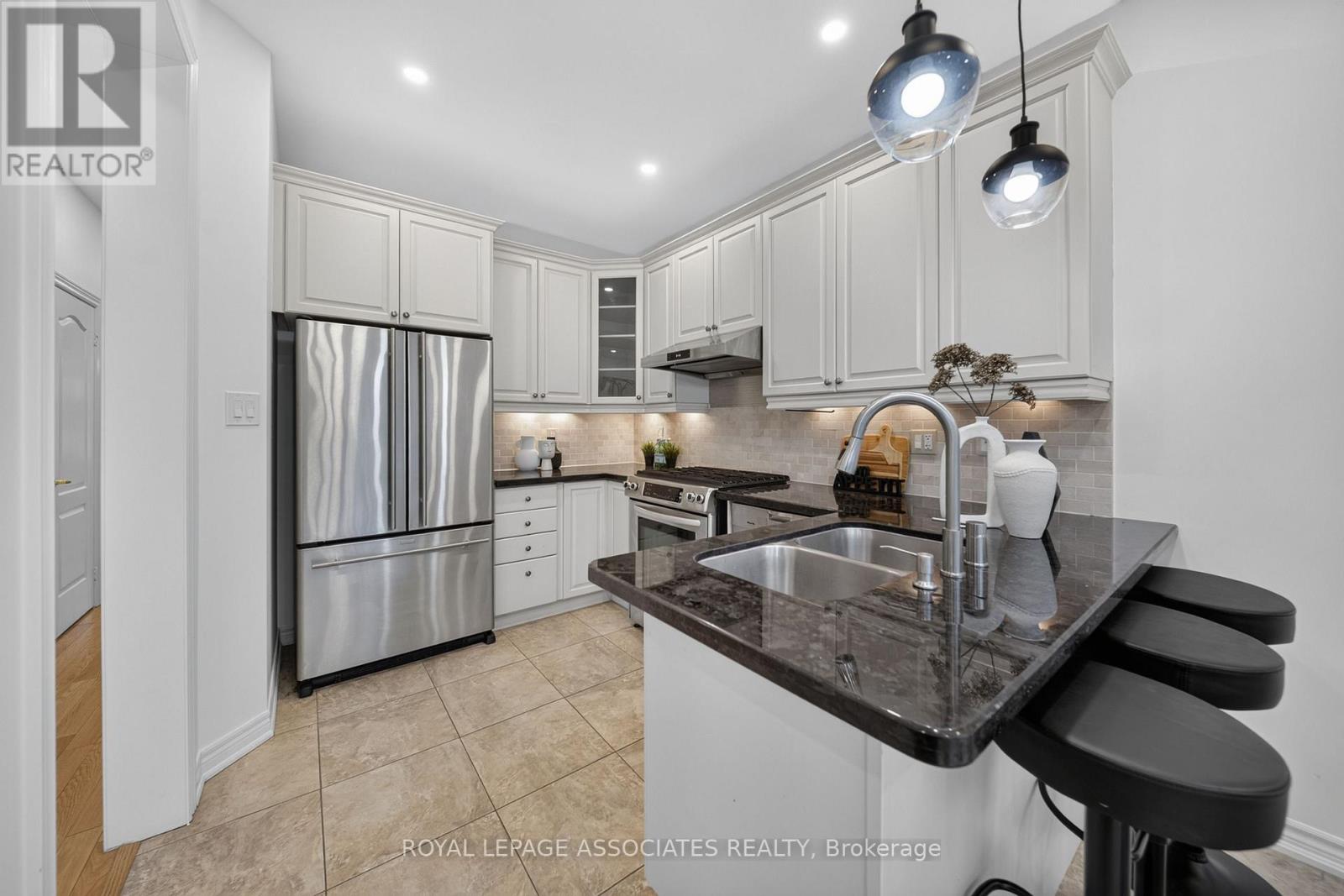 6 Radmore Place, Markham, Ontario  L6B 0G7 - Photo 19 - N13658606