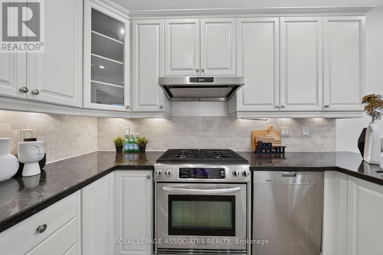 6 Radmore Place, Markham, Ontario  L6B 0G7 - Photo 20 - N13658606