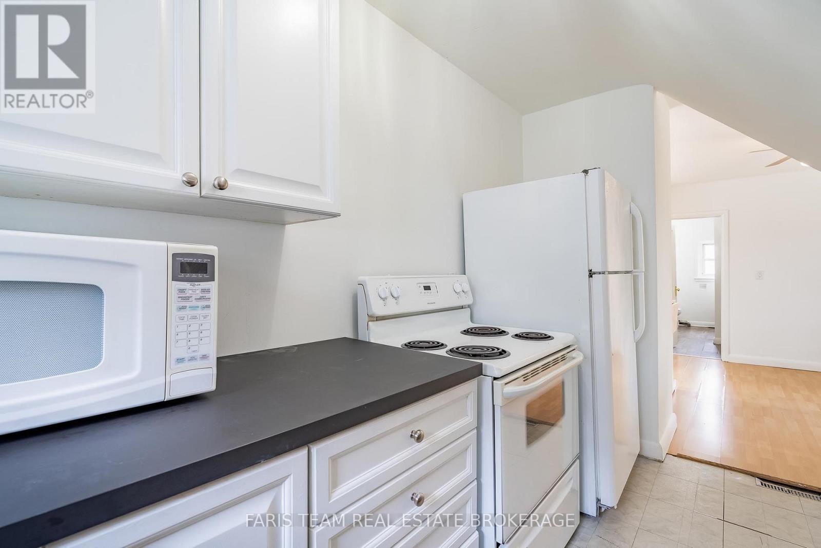 18 Holgate Street, Barrie, Ontario  L4N 2T5 - Photo 21 - S13658500