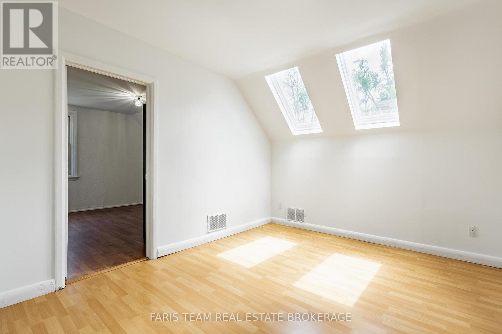 18 Holgate Street, Barrie, Ontario  L4N 2T5 - Photo 24 - S13658500