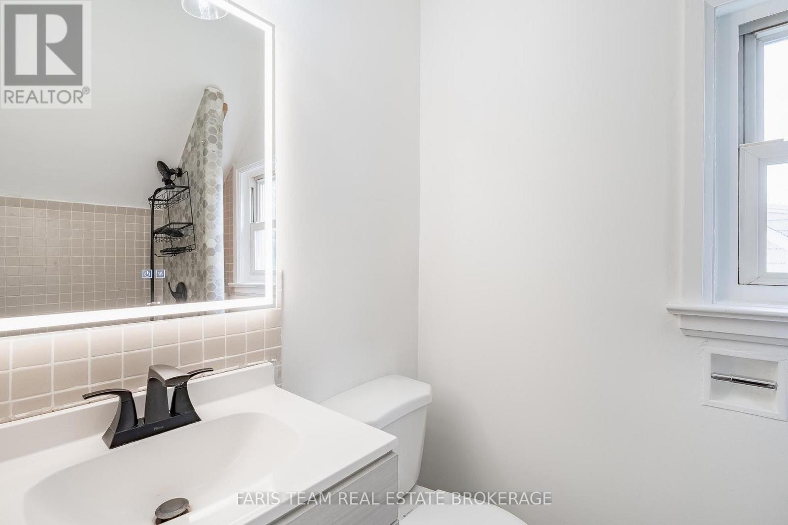 18 Holgate Street, Barrie, Ontario  L4N 2T5 - Photo 30 - S13658500