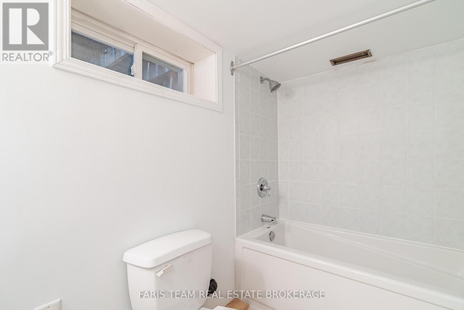 18 Holgate Street, Barrie, Ontario  L4N 2T5 - Photo 38 - S13658500