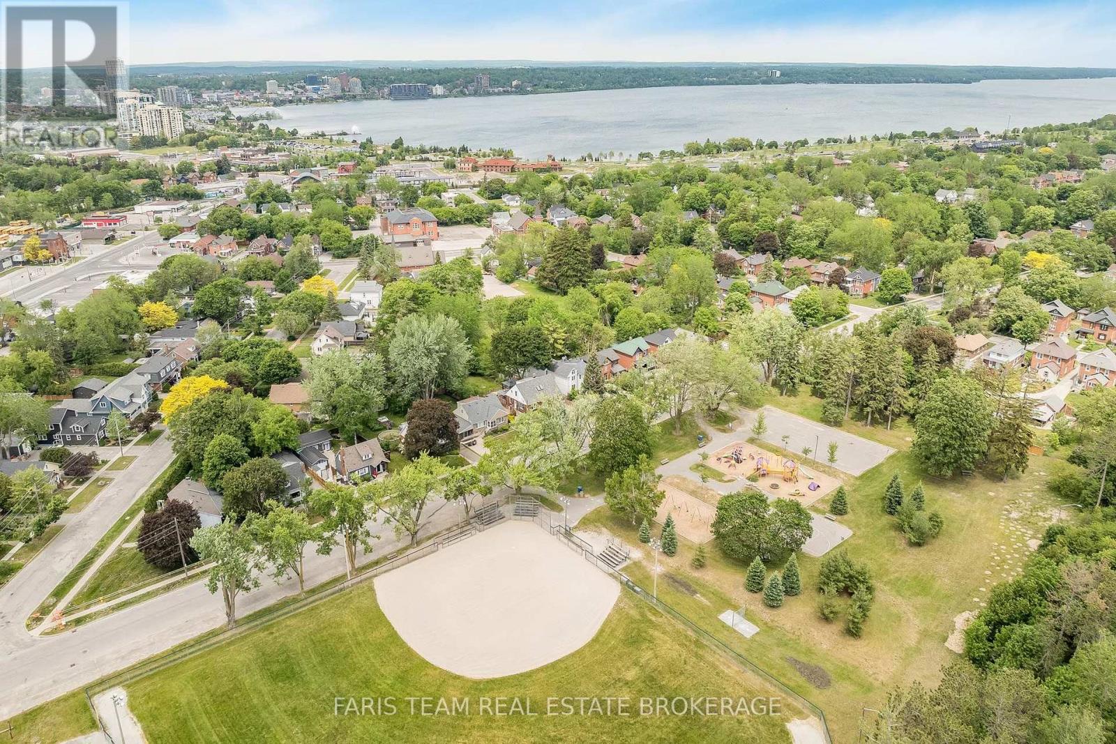 18 Holgate Street, Barrie, Ontario  L4N 2T5 - Photo 49 - S13658500