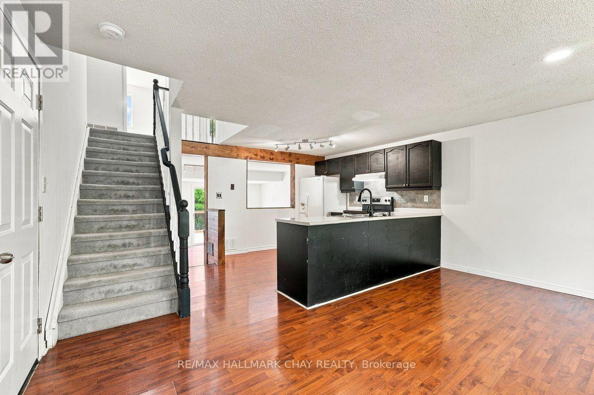 26 Whitehorn Crescent, Barrie, Ontario  L4N 8E4 - Photo 3 - S13658628
