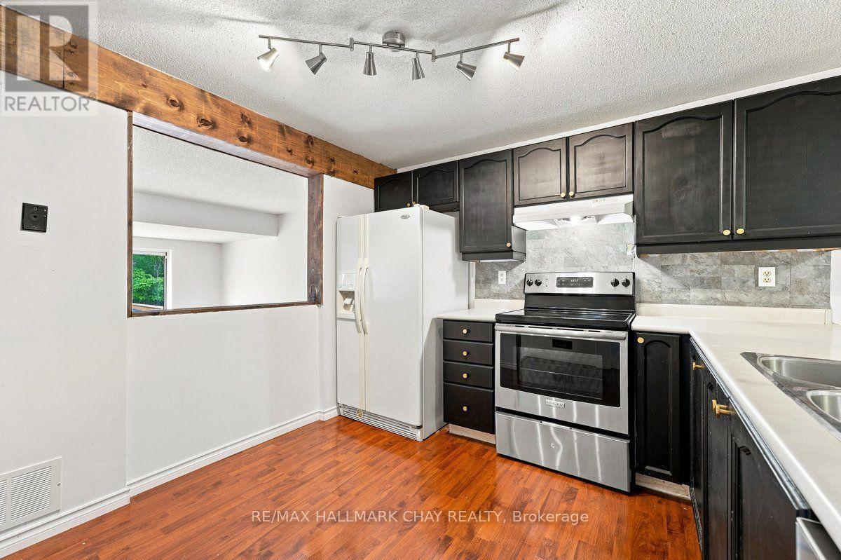 26 Whitehorn Crescent, Barrie, Ontario  L4N 8E4 - Photo 4 - S13658628