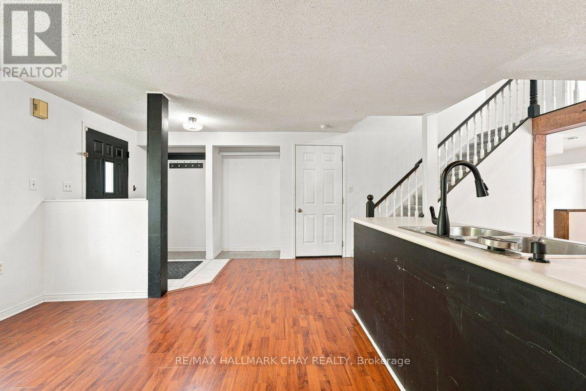 26 Whitehorn Crescent, Barrie, Ontario  L4N 8E4 - Photo 5 - S13658628