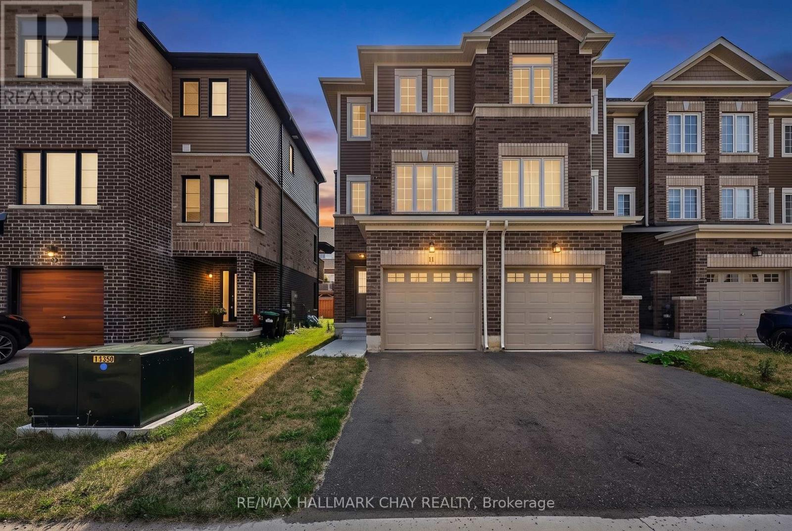 11 PUMPKIN CORNER CRESCENT, barrie, Ontario