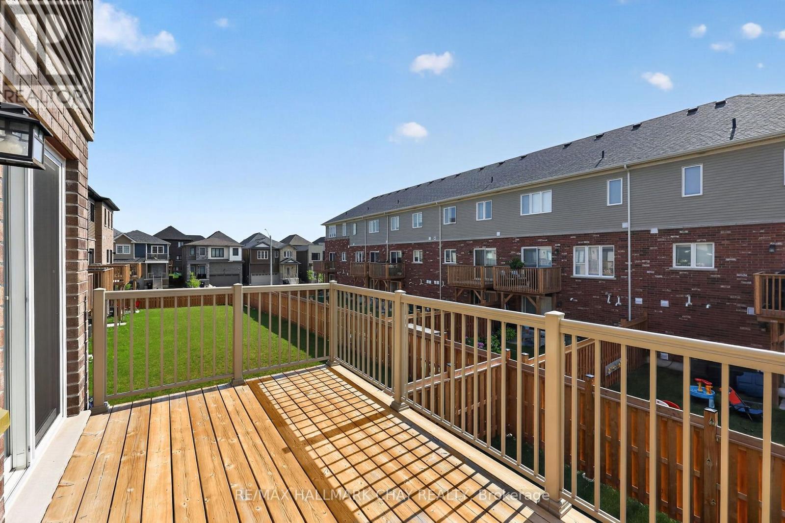 11 Pumpkin Corner Crescent, Barrie, Ontario  L9J 0T5 - Photo 12 - S13658636