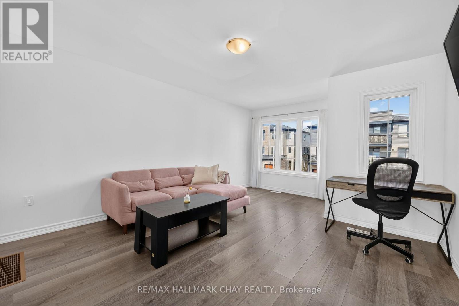 11 Pumpkin Corner Crescent, Barrie, Ontario  L9J 0T5 - Photo 14 - S13658636