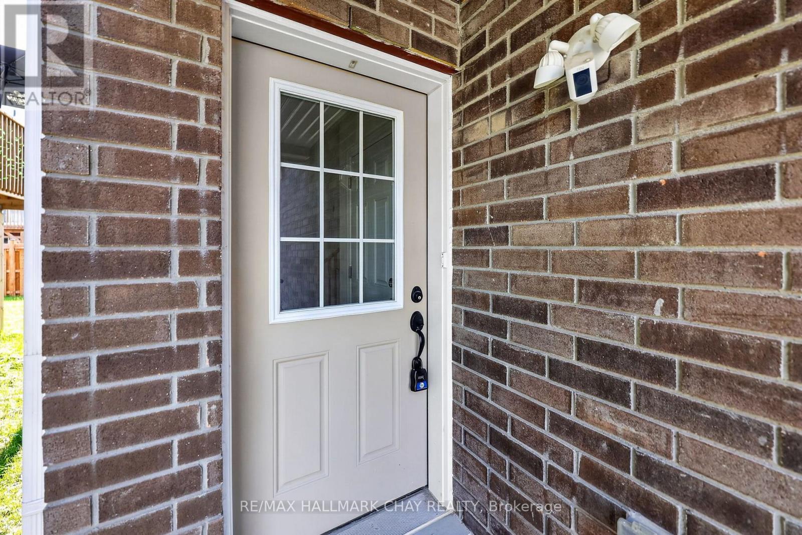 11 Pumpkin Corner Crescent, Barrie, Ontario  L9J 0T5 - Photo 2 - S13658636