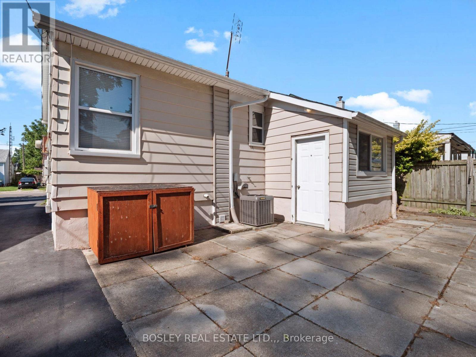 6168 Churchill Street, Niagara Falls, Ontario  L2G 2X3 - Photo 14 - X13658632
