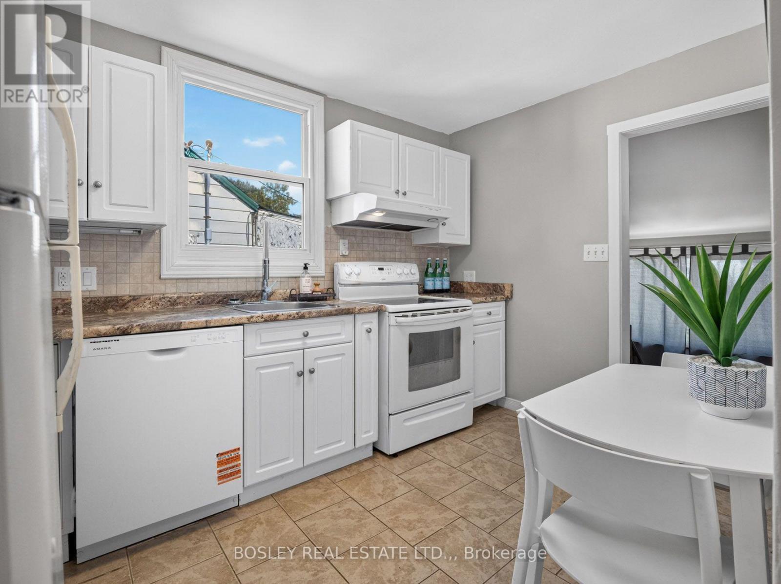 6168 Churchill Street, Niagara Falls, Ontario  L2G 2X3 - Photo 6 - X13658632