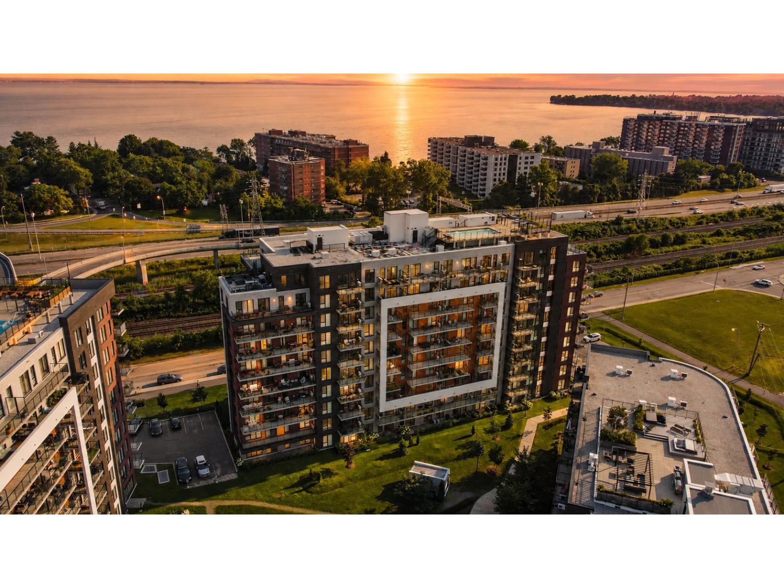 10 Av. Donegani|#306 Pointe-Claire Quebec Canada H9R0H2 2