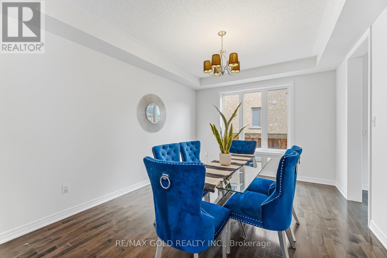 15 Junetown Circle, Brampton, Ontario  L6X 0X7 - Photo 5 - W13658418