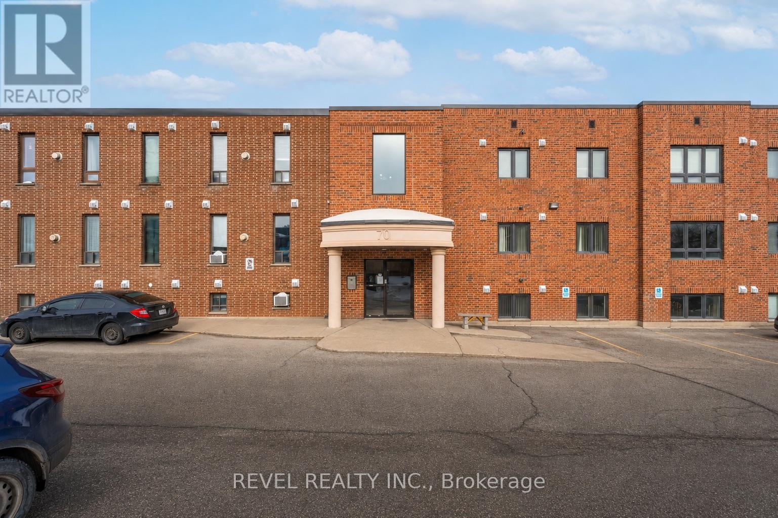 102 - 70 First Street, Orangeville, Ontario L9W 2E5 - Photo 1 - W13658472
