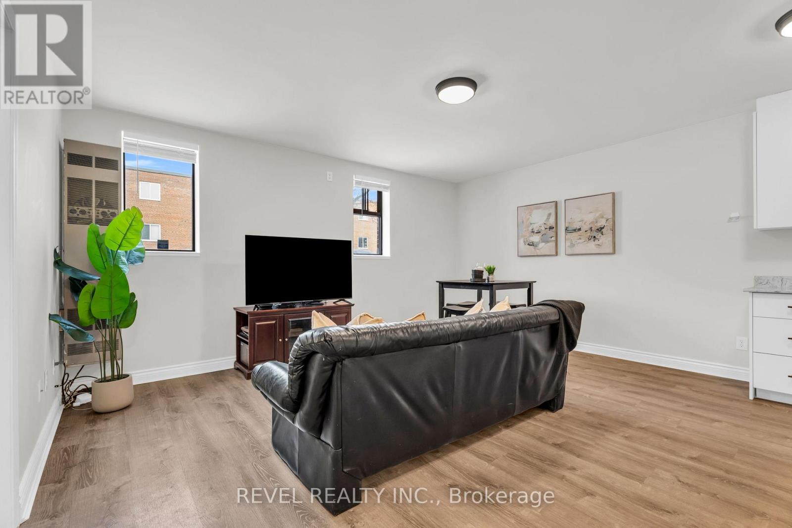 102 - 70 First Street, Orangeville, Ontario L9W 2E5 - Photo 3 - W13658472