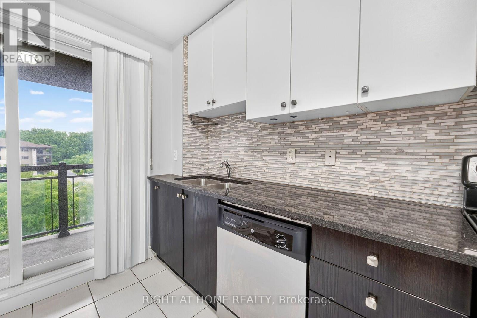 430 - 570 Lolita Gardens, Mississauga, Ontario  L5A 0A1 - Photo 16 - W13658664